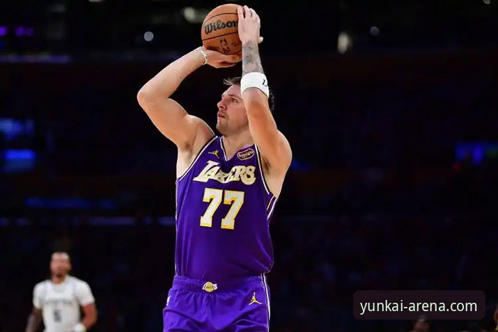 云开体育app可靠吗 东契奇创纪录之夜深度解析:如何在云开体育平台看懂湖人连胜背后的战术密码